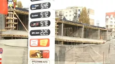 București: Un bloc de 10 etaje se construiește gard în gard cu o benzinărie, deși legea spune că distanța admisă între cele două este de 40 de metri