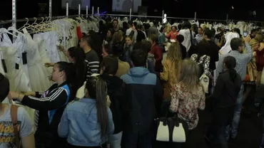 Black Friday: Zeci de mii de produse au fost vândute la prețuri reduse, iar rochii de mireasă au fost chiar și cu 99% mai ieftine