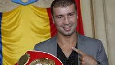 Promovare inedită a lui Lucian Bute înaintea meciului cu DeGale. Pugilistul s-a antrenat într-un mall din Quebec