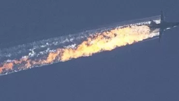 Rusia: Proteste în fața ambasadei Turciei la Moscova. Sute de persoane scandează ca reacție la doborârea avionului militar rus