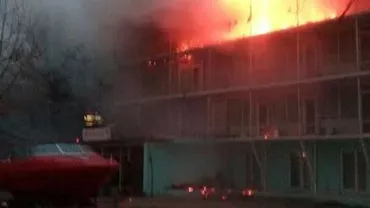 Incendiu la Hotelul Histria din Mamaia. Pompierii au intervenit cu opt autospeciale cu spumă și apă