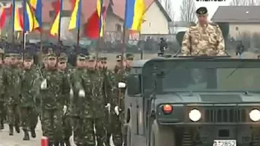 Repetiții pentru parada militară de 1 Decembrie: Defilarea va avea loc în Piaţa Constituţiei, pentru că nu s-au terminat lucrările la Arcul de Triumf (VIDEO)