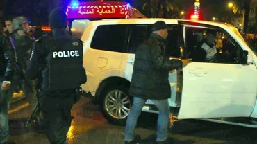 Tunisa: Patronii de localuri resimt din plin decizia autorităților de a înceta orice activitate pe timpul nopții în Tunis. Aceștia înregistrează pierderi