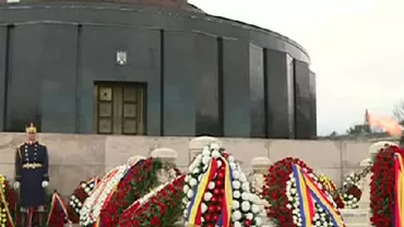 Lideri politici și șefi ai Armatei au depus coroane de flori la Mormântul Ostașului Necunoscut din Parcul Carol
