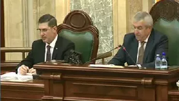 Emil Constantinescu, singurul președinte post-decembrist prezent la ședința solemnă de la Senat, organizată cu prilejul Zilei Naționale
