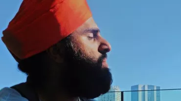 Polonia: Un britanic a fost acuzat de terorism și lovit doar pentru că era reprezentant al comunităţii religioase Sikh