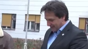 "Iubesc aceste jurnaliste care îngenunchează atât de ușor": Ministrul sârb al Apărării va fi demis după ce a făcut o remarcă cu tentă sexuală unei jurnaliste (VIDEO)