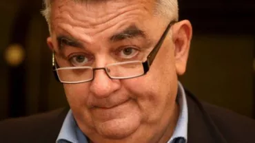 Preşedintelui Comitetului Helsinki din Croaţia i-au căzut pantalonii în faţa şefei statului (FOTO)
