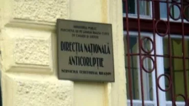 Marius Marcovici, fost consilier al lui Tăriceanu, a fost reținut în scandalul retrocedărilor ilegale: Bărbatul este acuzat de spălare de bani și aderare la un grup infracțional (VIDEO)