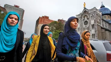 Un primar canadian le dă o lecție imigranților: „Musulmanii trebuie să înțeleagă că trebuie să se adapteze la realitățile din Canada și Quebec”