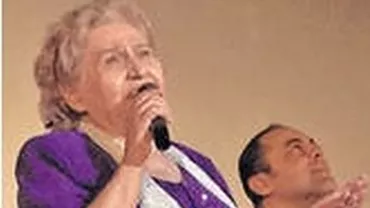 Gabi Luncă, solista de muzică lăutărească a urcat pe scenă după 22 de ani în gala unui concert caritabil