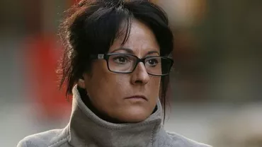 O femeie l-a convins pe un băiat de 14 ani să întrețină relații cu ea amenințându-l că dacă nu vrea îl bate