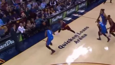 "Eu doar încercam să recuperez mingea". Baschetbalistul James LeBron a accidentat o spectatoare în timpul unui meci (VIDEO)