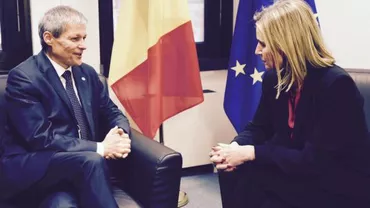 "Este în elementul lui. Se comportă deschis şi cordial": Limbajul corporal al premierului, de la Consiliul European, a fost analizat de specialiști (FOTO)