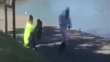 O glumă făcută de doi tineri arată teama oamenilor față de atentatele teroriste (VIDEO)