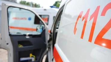 Accident groaznic în județul Botoșani: Un profesor a murit și un preot a fost rănit după ce căruța în care se aflau a fost lovită de un autoturism