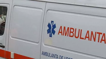 Iași: O ambulanță venită să acorde ajutor răniților într-un accident auto, a derapat și a intrat în mașinile care s-au ciocnit