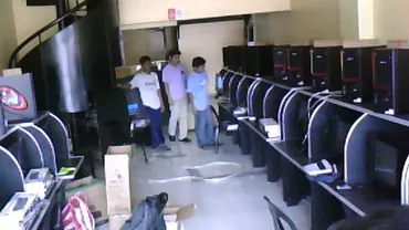 China: Tânără, găsită din întâmplare după 10 ani într-un internet cafe. Toată lumea o credea moartă