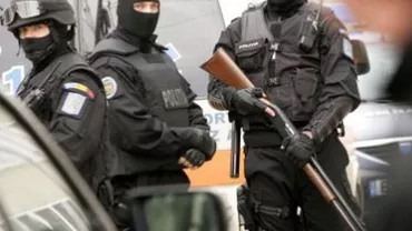 Percheziții în Capitală și în alte patru județe, la membrii clanului Duduianu. Interlopii sunt acuzați de furt din tiruri și autoturisme (VIDEO)