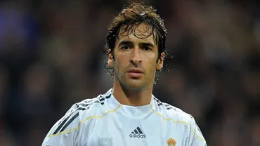 Un antrenor al juniorilor Barcei nu i-a lăsat pe copii să facă o poză cu Raul Gonzalez (VIDEO)