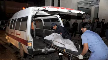 Pakistan: 21 de oameni au murit, după ce un kamikaze pe o motocicletă încărcată cu explozibili a lovit un birou guvernamental