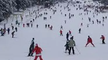 Pârtiile de la Poiana Brașov, pline de turiștii care vor petrece Revelionul la munte