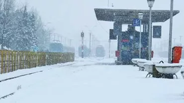 Probleme pentru călătorii unui tren cu direcția Baia Mare-Constanța din cauza unei țeve de la instalația sanitară care s-a spart