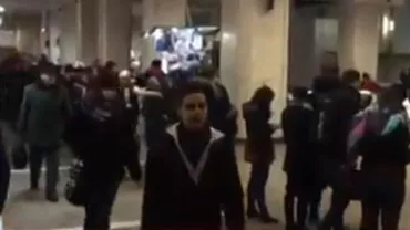 Cozi uriașe la abonamentele de metrou pentru studenți: Sute de tineri au așteptat ore bune în fața ghișeelor (VIDEO)