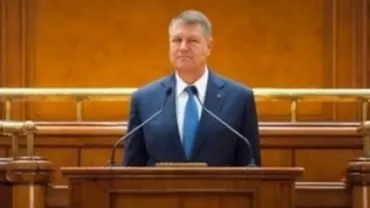 Klaus Iohannis, criticat de un român din Florida: Înțelegem că vă aflați la odihnă, într-o altă binemeritată vacanță, după puțin mai mult de un an de mandat în care, pas cu pas, v-ați recuperat România. În schimb, Excelență, ne-ați pierdut pe noi