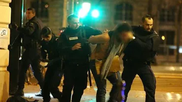 "Allah Akbar / Allah este mare": Un bărbat a fost împușcat mortal în fața unei secții de poliție din Paris, după ce a atacat un om al legii (FOTO și VIDEO)