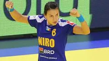 Cristina Neagu, cea mai bună handbalistă din lume în anul 2015. Paula Ungureanu face parte și ea din echipa anului ce tocmai s-a încheiat (FOTO)