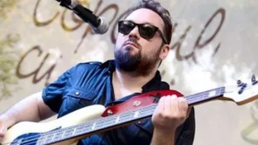 Părinții liderului trupei Goodbye to Gravity și-au găsit alinarea în biserică, după moartea lui Alex Pascu: Timp de câteva săptămâni ei au rupt orice legătură cu cei din jur