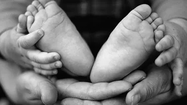 "Mama a folosit prea mult săpun" sau "este foarte mică de înălțime": Lista motivelor absurde pentru care sute de copii au fost luați din sânul familiei de asistenții norvegieni