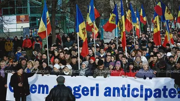 Republica Moldova: 30.000 de oameni au cerut în stradă alegeri anticipate