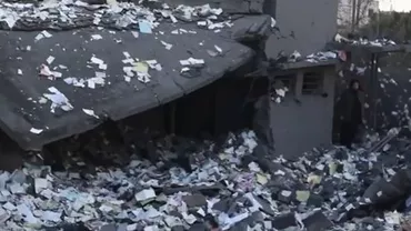 Irak: Milioane de bancnote au sărit în aer, după ce SUA a atacat o bancă folosită de ISIS (VIDEO)