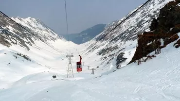 Zeci de turiști, blocați pe munte, după ce telecabina Bâlea s-a defectat: Oamenii vor fi cazați la cabanele din zonă