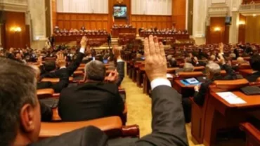 Topul chiulangiilor din Parlament, condus de un deputat din Caraș Severin: Rata de absenteism a alesului este de peste 90%
