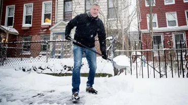 Primarul New York-ului le-a cerut locuitorilor să nu mai iasă din casă pe timp de viscol