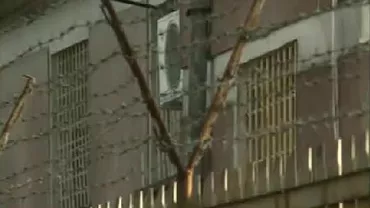 „Petrecere” după gratii. Interlopul Ioan Clămparu pune lăutarii să îi cânte la telefon (VIDEO)