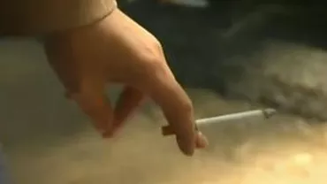 Plasturii cu nicotină şi alte medicamente pentru combaterea fumatului s-ar putea compensa (VIDEO)