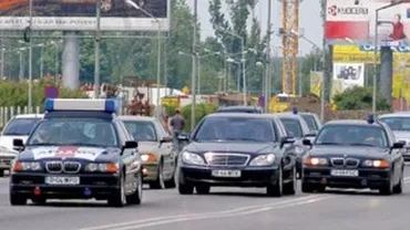 Coloanele oficiale, “la modă” în România, nu se poartă și în străinătate: Obama a fost amendat pentru coloane oficiale de tipul Oprea, iar Putin nu le tolerează