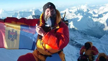 ”Am văzut sute de cadavre ale alpiniștilor care visau să ajungă în vârful lumii’’: Andrei Carpenco este primul și, deocamdată, singurul moldovean care a reușit să urce Everestul (FOTO)