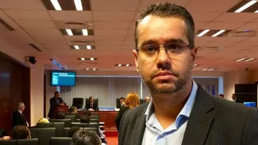 Consilierul general Horia Scarlat propune ca plăcuţele pe care edilii din București își fac campanii electorale mascate să fie interzise