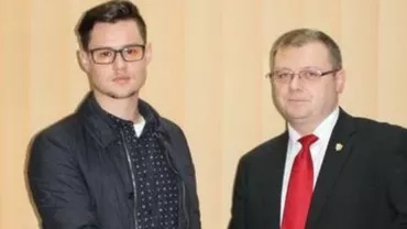 Spiritul civic nu a dispărut din România. Un tânăr a înapoiat un portofel găsit care conținea 3.300 de euro