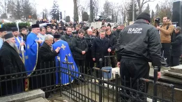 20 de preoți, în frunte cu Mitropolitul Clujului, au oficiat slujba la înmormântarea soției lui Gheorghe Funar