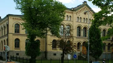 Explozie puternică la o școală din Suedia. Acoperișul clădirii a fost avariat