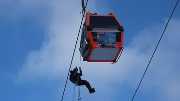 Turiști blocați în telegondola din Sinaia, ca urmare a unei defecțiuni tehnice: Imagini spectaculoase de la un exercițiu de antrenament al jandarmilor montani (FOTO)