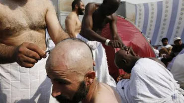 Frizerii ilegali provoacă tot mai mare îngrijorate printre pelerinii de la Mecca