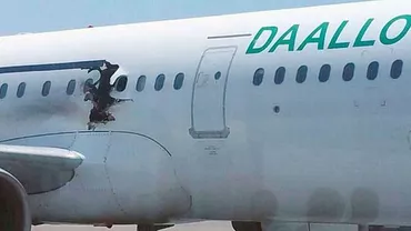 Ipoteză preliminară: Explozia de la bordul avionului somalez ar fi fost provocată de o bombă introdusă în cabină de un pasager aflat în scaun cu rotile