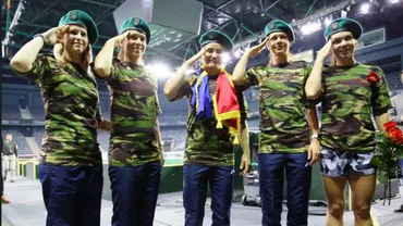 Simona Halep și colegele de echipă au îmbrăcat haine militare: Militarii români, alături de echipa naţională feminină de tenis (FOTO, VIDEO)